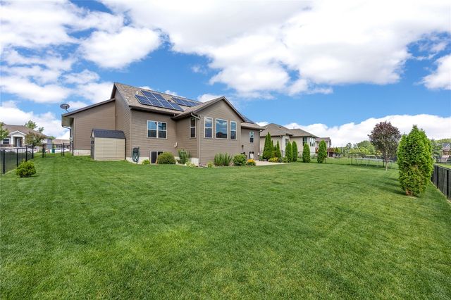 1393 Rolling Glen Drive, Marion, IA 52302