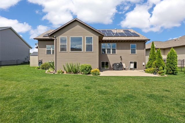 1393 Rolling Glen Drive, Marion, IA 52302