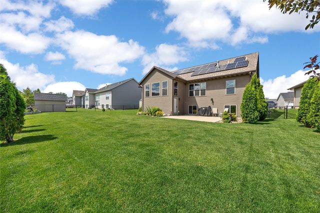 1393 Rolling Glen Drive, Marion, IA 52302