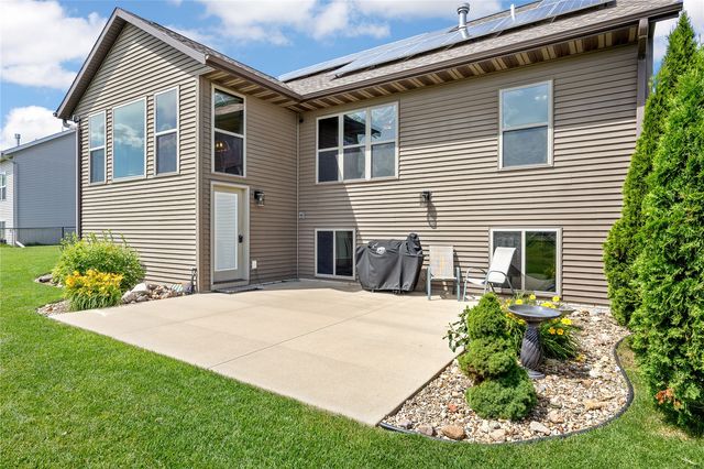 1393 Rolling Glen Drive, Marion, IA 52302