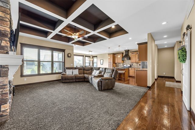 1393 Rolling Glen Drive, Marion, IA 52302