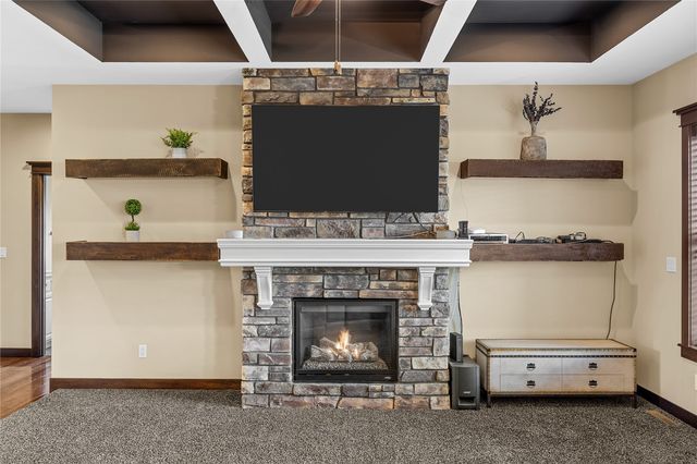 1393 Rolling Glen Drive, Marion, IA 52302