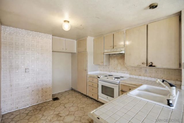 6312 Caminito Luisito, San Diego, CA 92111