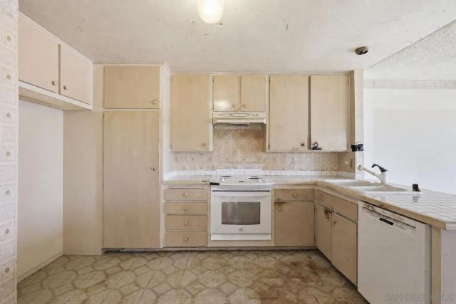 6312 Caminito Luisito, San Diego, CA 92111