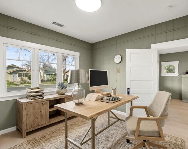 425 W Elm Street, Hanford, CA 93230