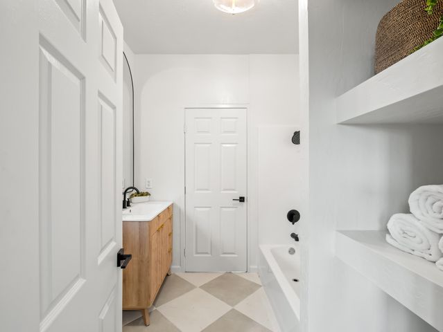 425 W Elm Street, Hanford, CA 93230