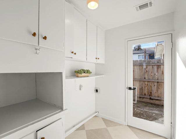 425 W Elm Street, Hanford, CA 93230