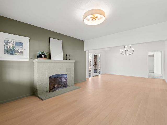 425 W Elm Street, Hanford, CA 93230