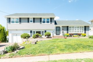 67 Thomas Place, Edison, NJ 08837