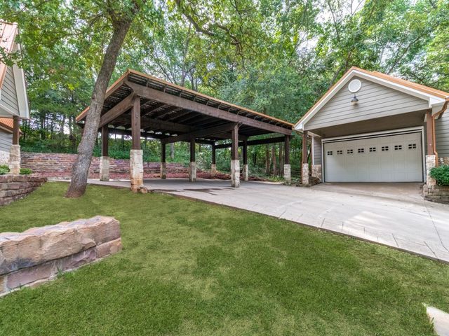 104 Bridlepath Drive, Pottsboro, TX 75076