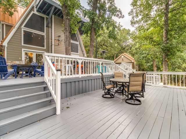 104 Bridlepath Drive, Pottsboro, TX 75076