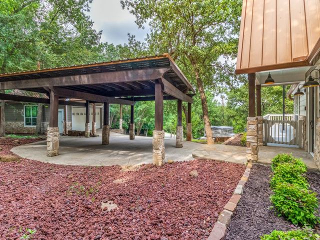 104 Bridlepath Drive, Pottsboro, TX 75076