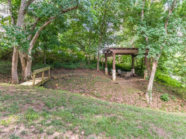 104 Bridlepath Drive, Pottsboro, TX 75076