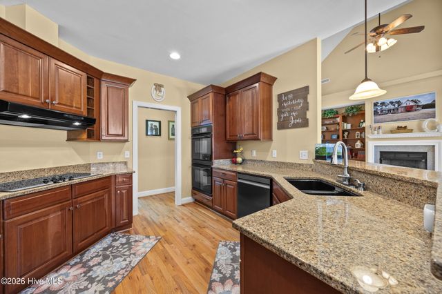 102 Wayfarer Drive, Rocky Point, NC 28457