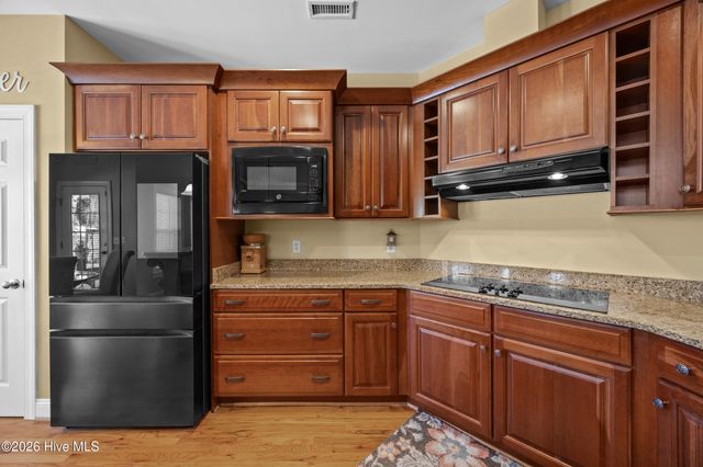 102 Wayfarer Drive, Rocky Point, NC 28457