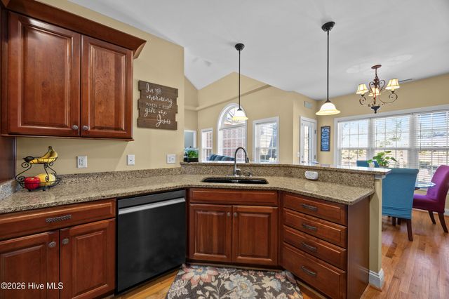 102 Wayfarer Drive, Rocky Point, NC 28457