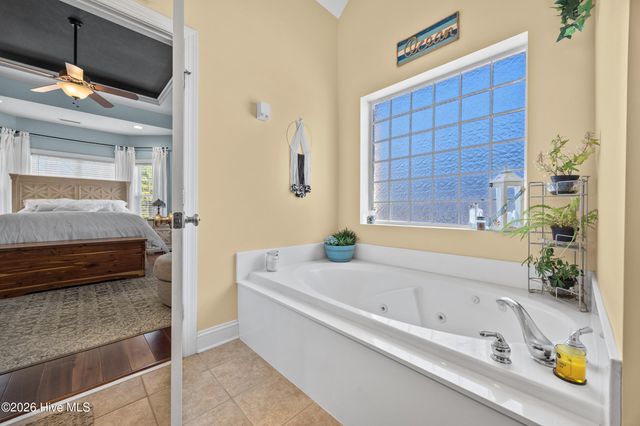 102 Wayfarer Drive, Rocky Point, NC 28457