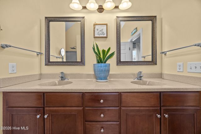 102 Wayfarer Drive, Rocky Point, NC 28457