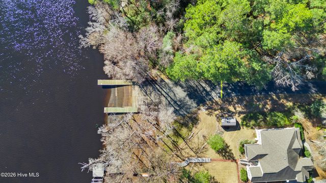 102 Wayfarer Drive, Rocky Point, NC 28457