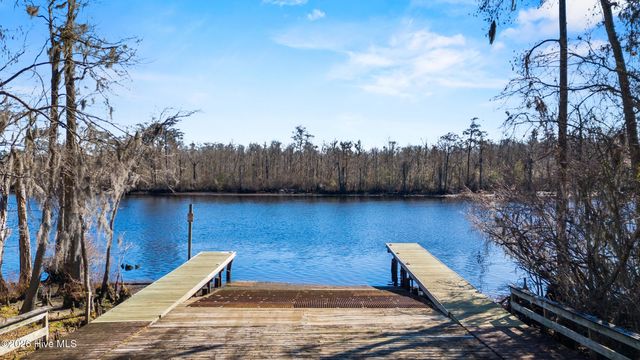 102 Wayfarer Drive, Rocky Point, NC 28457