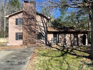 64 Merrill Place, Fairview, NC 28730