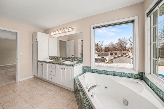 1267 Jodie Lynn Lane, Essexville, MI 48732