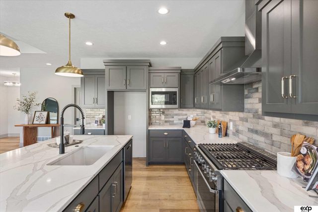 5613 N 199 Street, Elkhorn, NE 68022