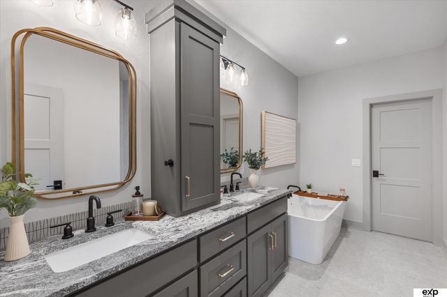 5613 N 199 Street, Elkhorn, NE 68022