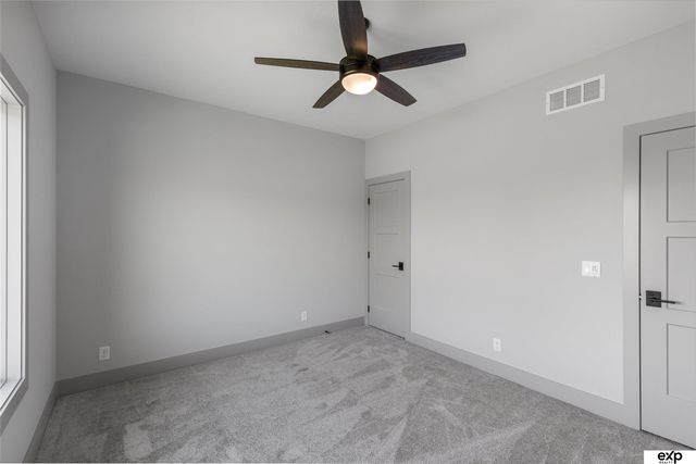 5613 N 199 Street, Elkhorn, NE 68022