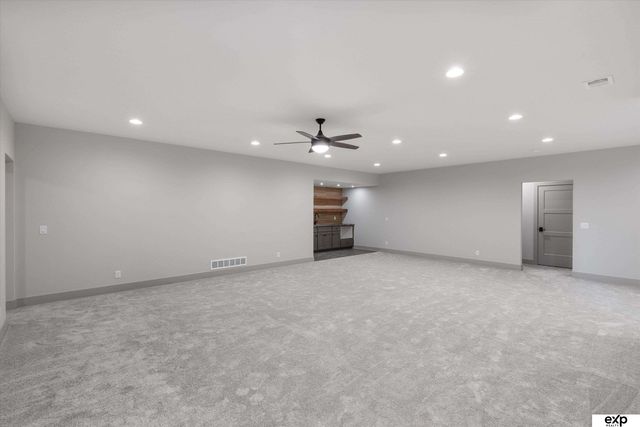 5613 N 199 Street, Elkhorn, NE 68022