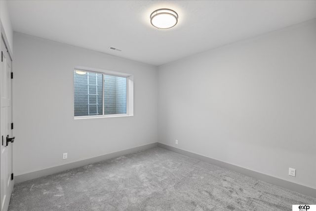 5613 N 199 Street, Elkhorn, NE 68022