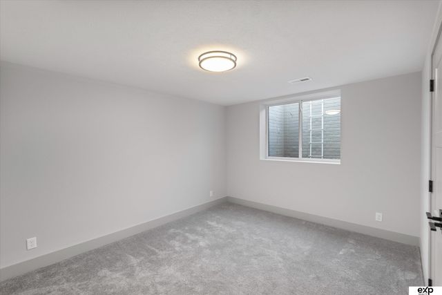 5613 N 199 Street, Elkhorn, NE 68022