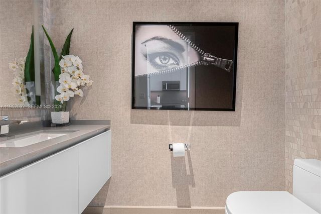 88 SW 7th St 3806, Miami, FL 33130