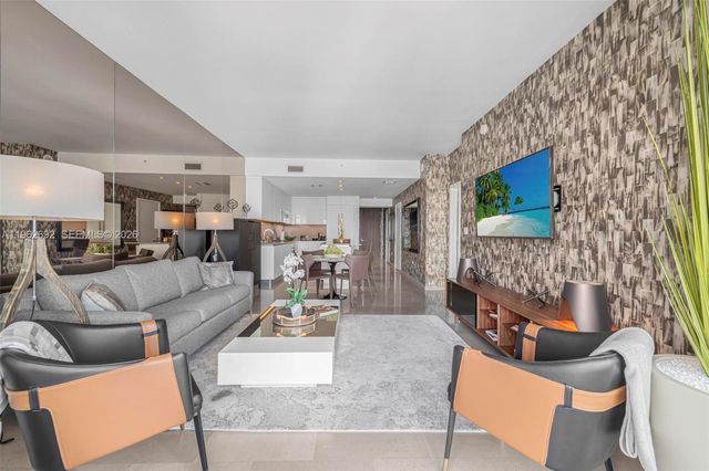 88 SW 7th St 3806, Miami, FL 33130