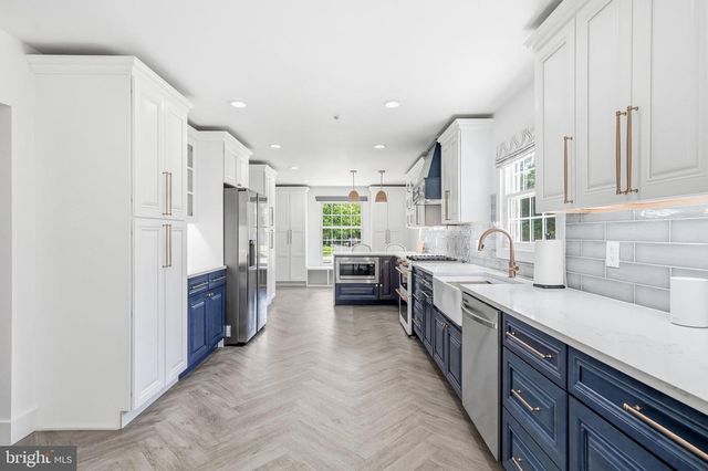 504 MIDDLESEX DR, Moorestown, NJ 08057