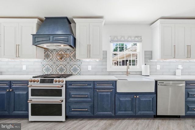 504 MIDDLESEX DR, Moorestown, NJ 08057