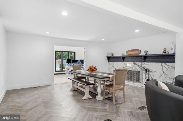 504 MIDDLESEX DR, Moorestown, NJ 08057