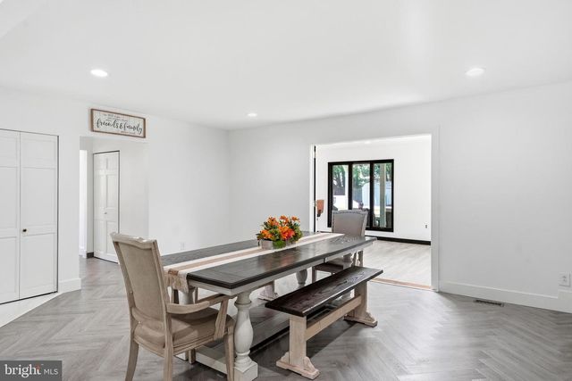 504 MIDDLESEX DR, Moorestown, NJ 08057