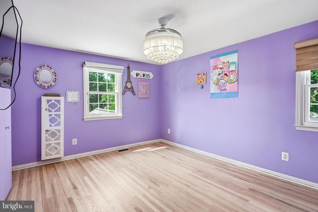 504 MIDDLESEX DR, Moorestown, NJ 08057