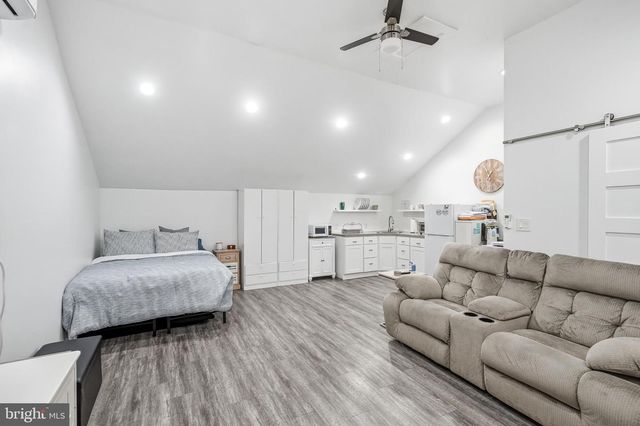 504 MIDDLESEX DR, Moorestown, NJ 08057