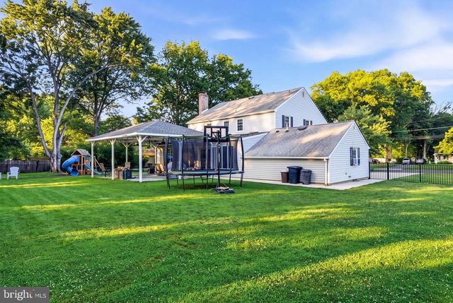 504 MIDDLESEX DR, Moorestown, NJ 08057