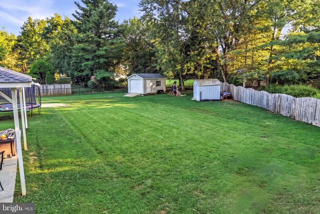 504 MIDDLESEX DR, Moorestown, NJ 08057