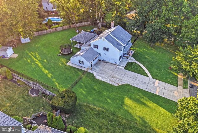 504 MIDDLESEX DR, Moorestown, NJ 08057