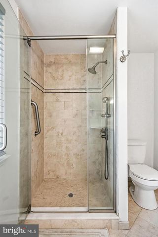 504 MIDDLESEX DR, Moorestown, NJ 08057