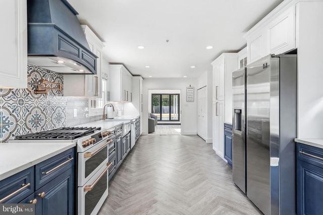 504 MIDDLESEX DR, Moorestown, NJ 08057
