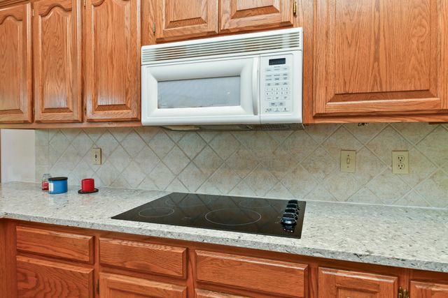 1602 Equestrian Road, Ozark, MO 65721