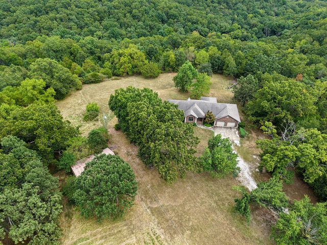 1602 Equestrian Road, Ozark, MO 65721