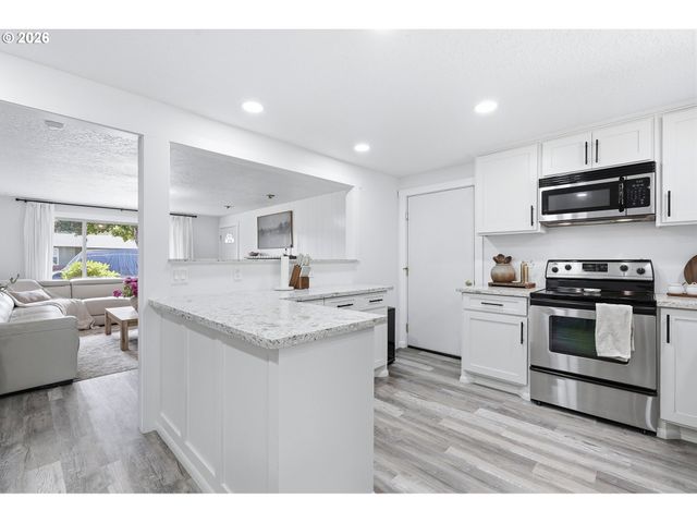 3265 Se 177TH Ave, Portland, OR 97236