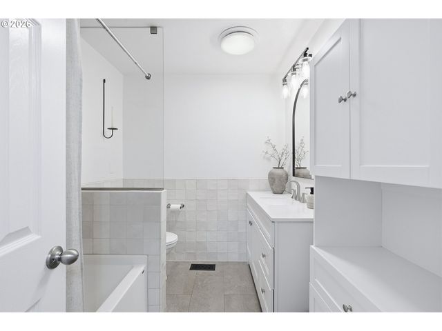3265 Se 177TH Ave, Portland, OR 97236