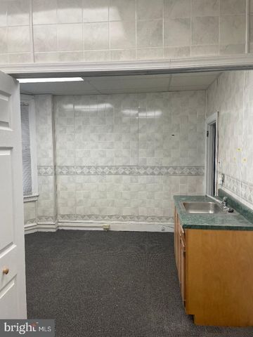 2500 W SOMERSET ST, Philadelphia, PA 19132